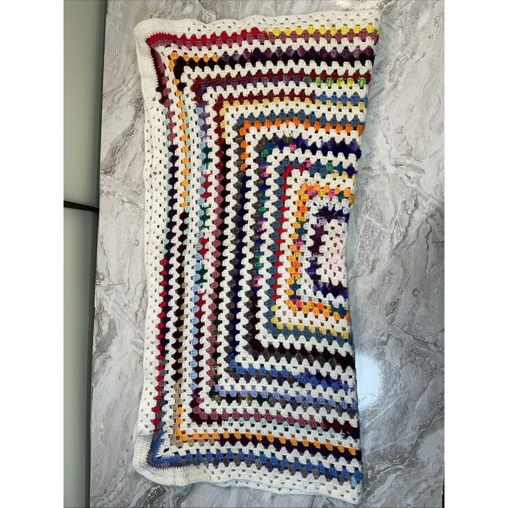 CROCHETED SMALL LAP BLANKET THROW‎ 36 X 36 GRANNY MULTICOLORED SQUARE PATTERN